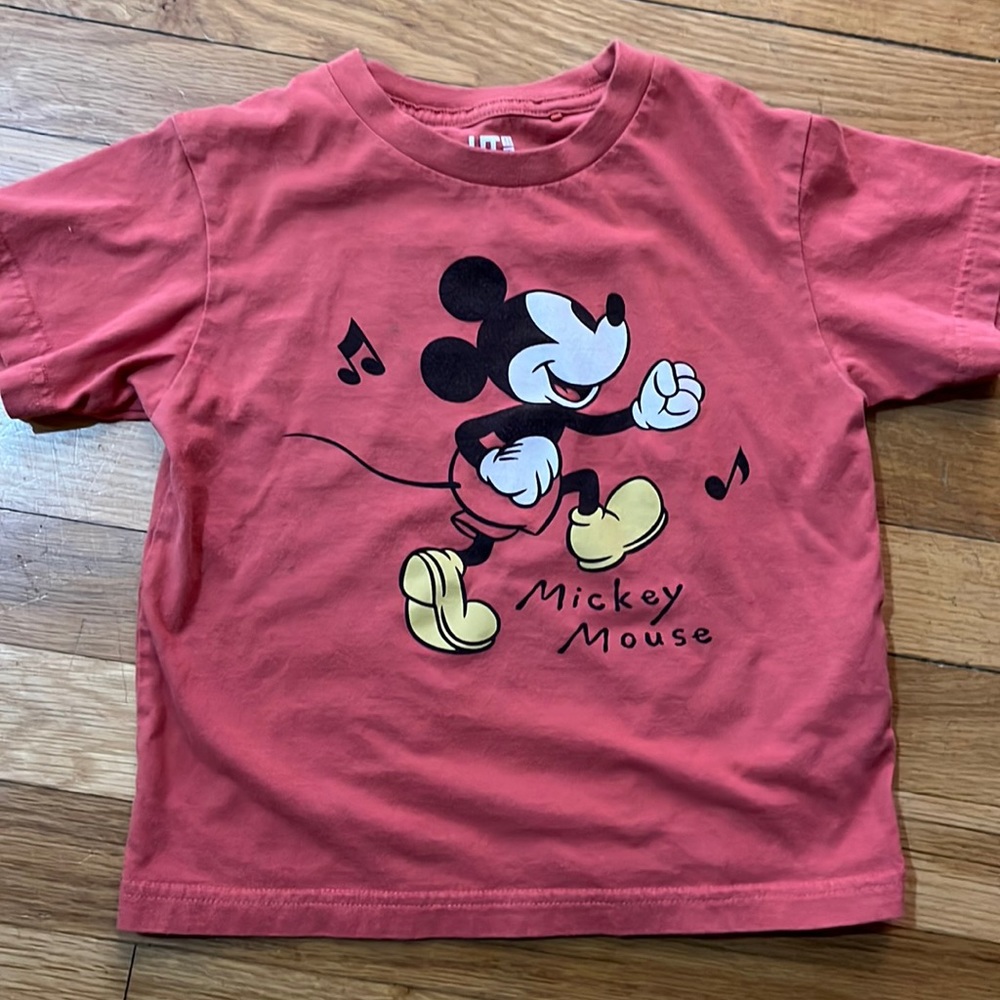 UNIQLO Disney Mickey Boys Girls 3-4 Short Sleeve T-Shirt 3T/4T